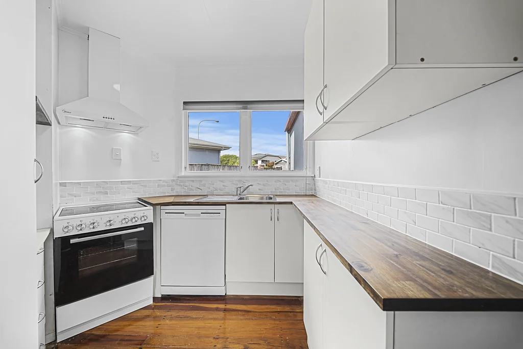 New Plymouth Central 2 Slaapkamer Why Pay for Petrol, When you can walk to  work