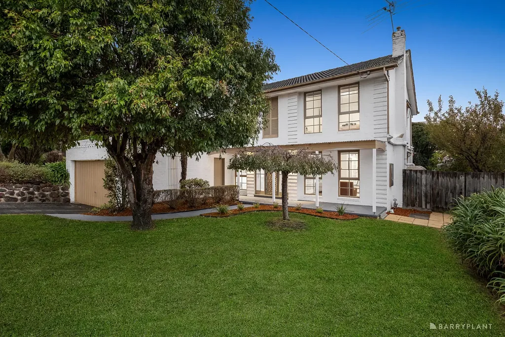 Doncaster 5 Bedroom Two Generous Levels in an Undeniable Location