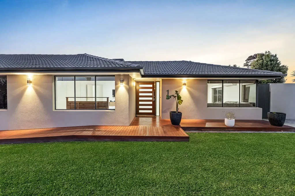 1 Dobell Court, Trott Park, SA 5158