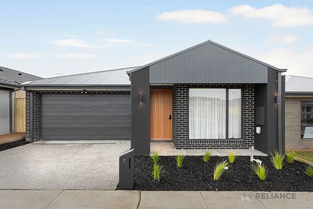 Sunbury 4房 位于便利 Sunbury 区域的现代家庭生活 Modern Family Living in a Convenient Sunbury Location