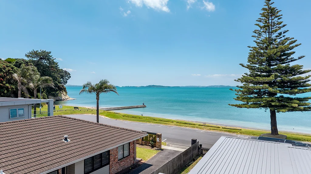 Eastern Beach 5房  Sea Views & Family Flexibility