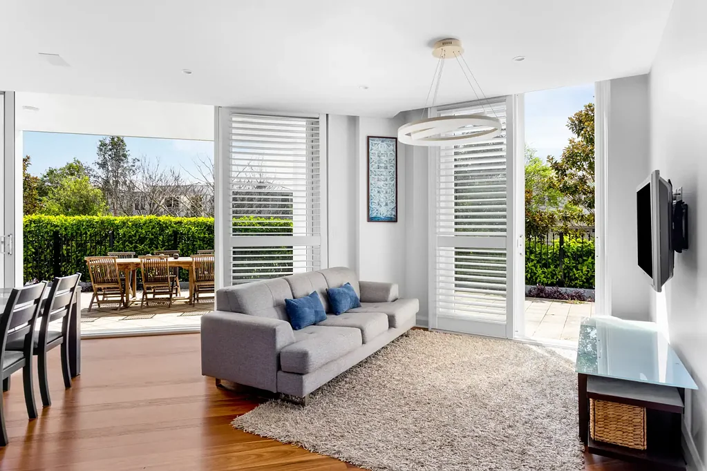 Breakfast Point 3कमरा Sunny, Private Ground-Floor Apartment with Modern Comfort