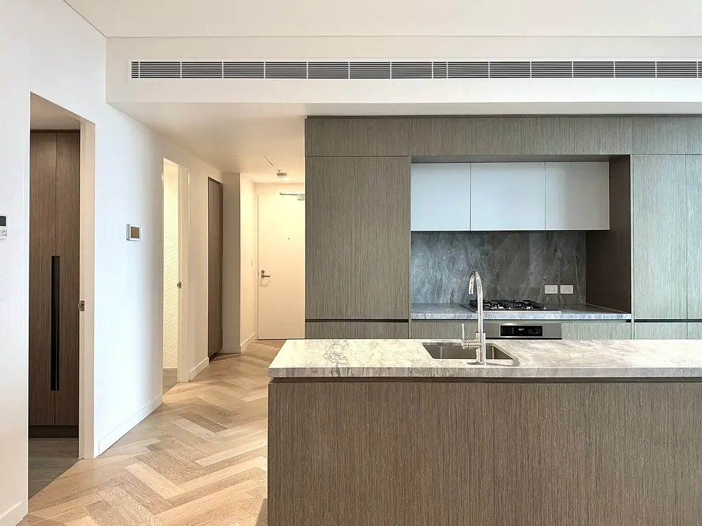 " Luxury Apartment in the Tallest Sydney Residential Tower"