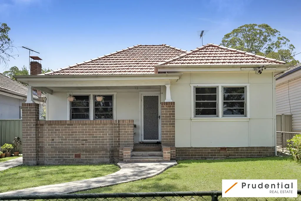 24 Lithgow Street, Campbelltown, NSW 2560