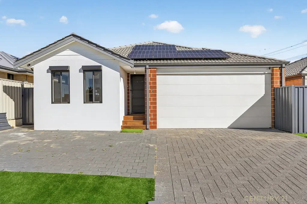 Ideal Inner-City Lock and Leave Lifestyle!!
