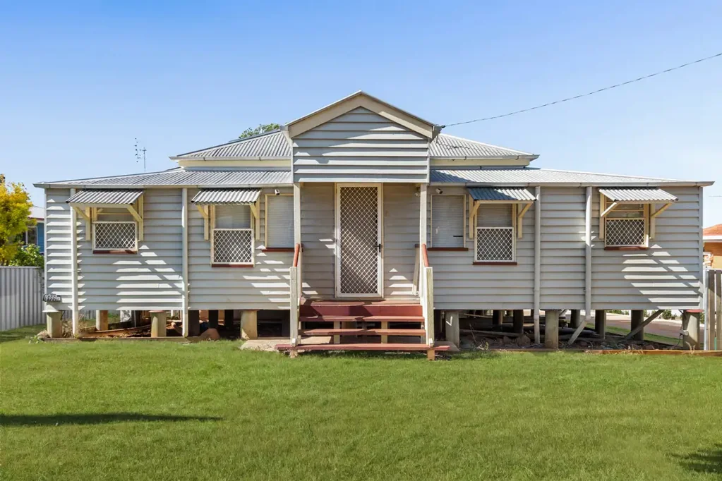 252 West Street, Kearneys Spring, QLD 4350