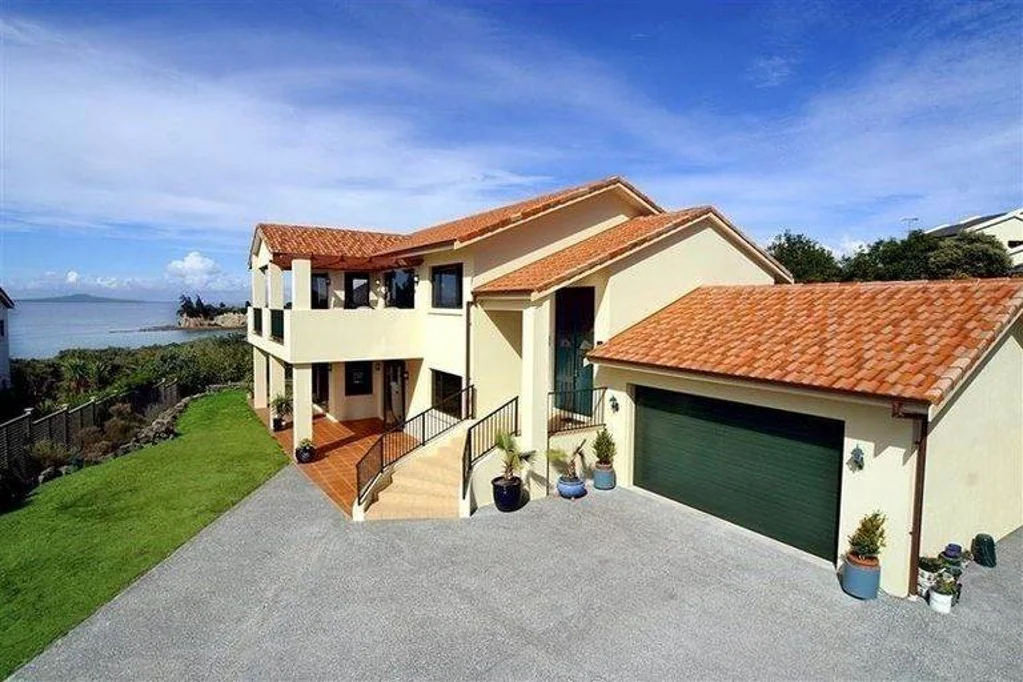 Welcome Home to Your Family Retreat in Beautif...