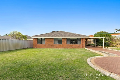 Atwell 4房  Big Block, Big Backyard, Big Opportunity!