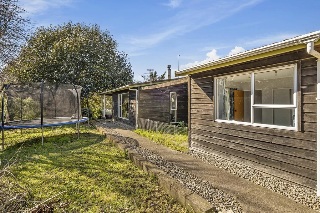 Waitara 3房  Unlock the Potential - 3,940sqm of Possibility