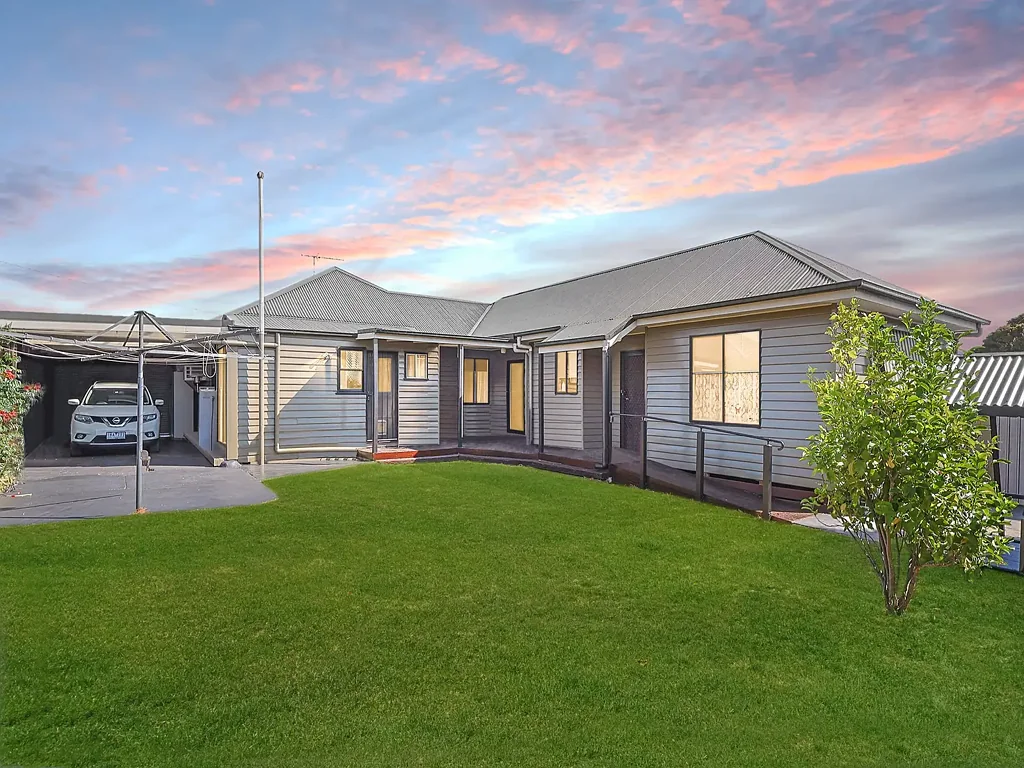 Warragul 4房  Dual Living, Fully Renovated & Investment Ready or Large Family Home