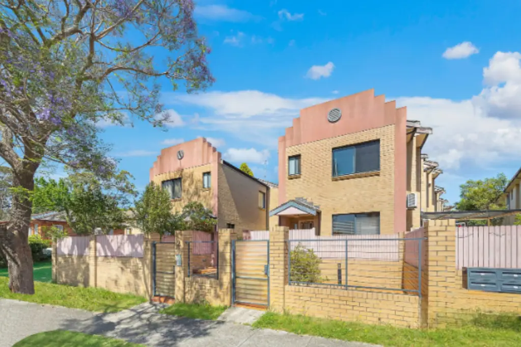 Modern & Convenient Living in South Hurstville