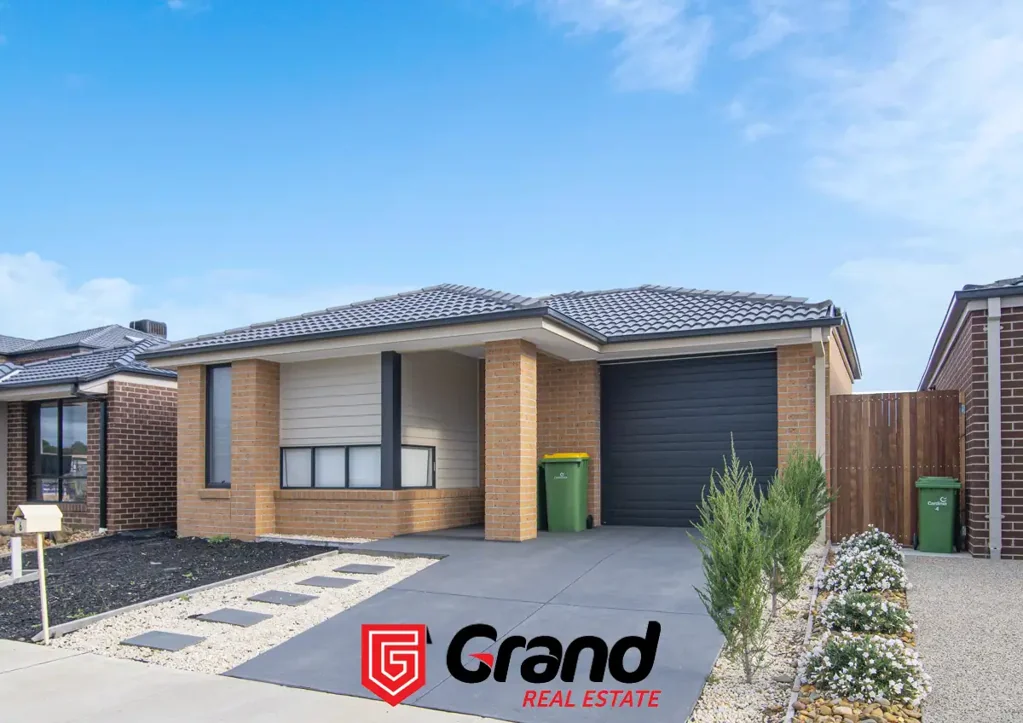 NICELY DESIGNED  4 BEDROOM HOME IN  A CONVENIENT PLACE IN  OFFICER!