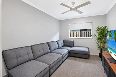 客厅 - 29 Coneflower Street, Caboolture, QLD 4510