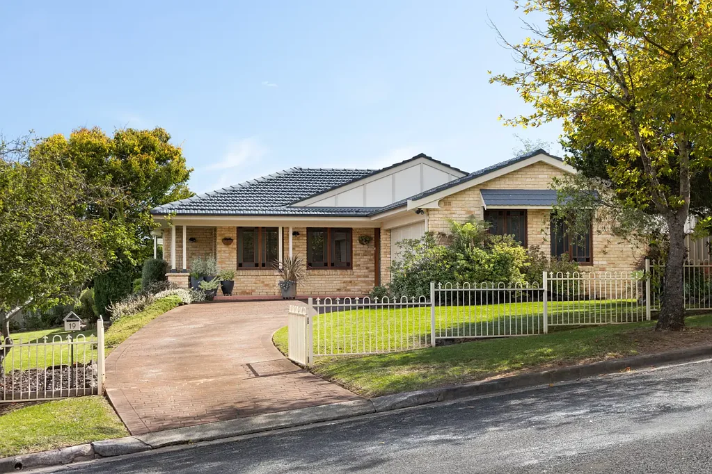 Picton 4 Bedroom Prime position near the heart of exclusive botanic gardens estate. 980m2!