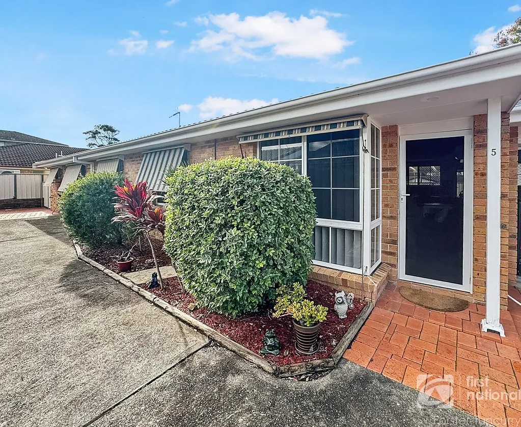 Stylish, Low-Maintenance Living in Jasmine Court Complex