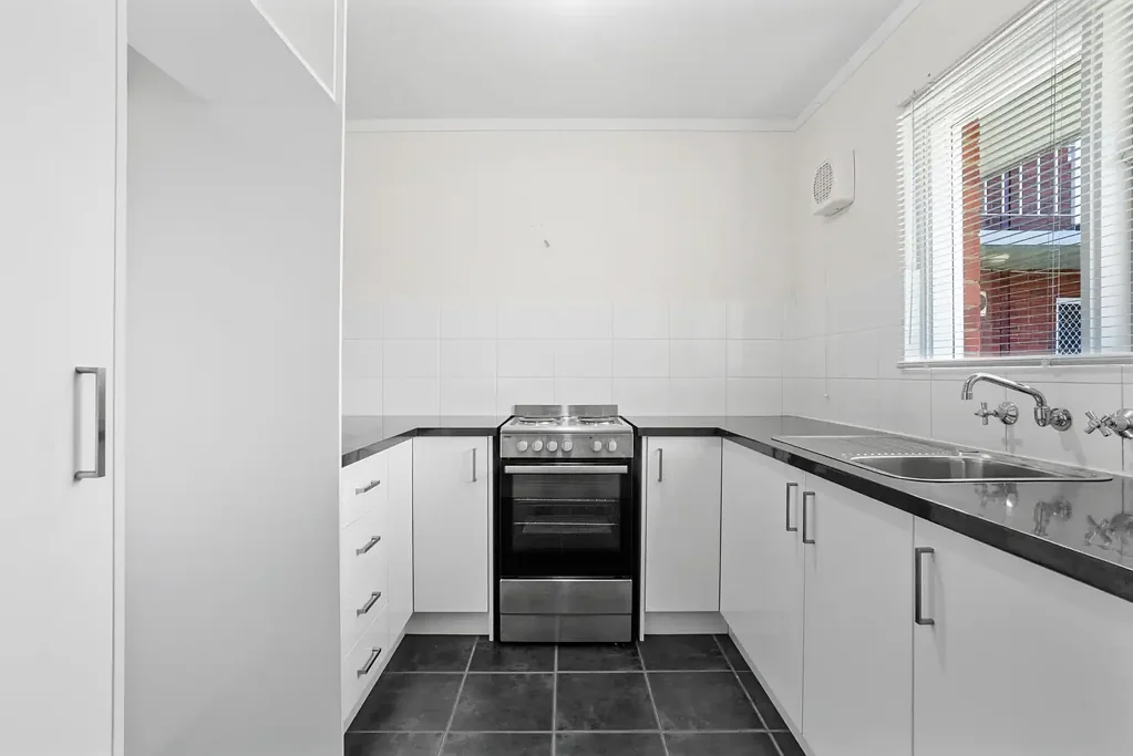 2/15 Corvus Place, Rockingham, WA 6168