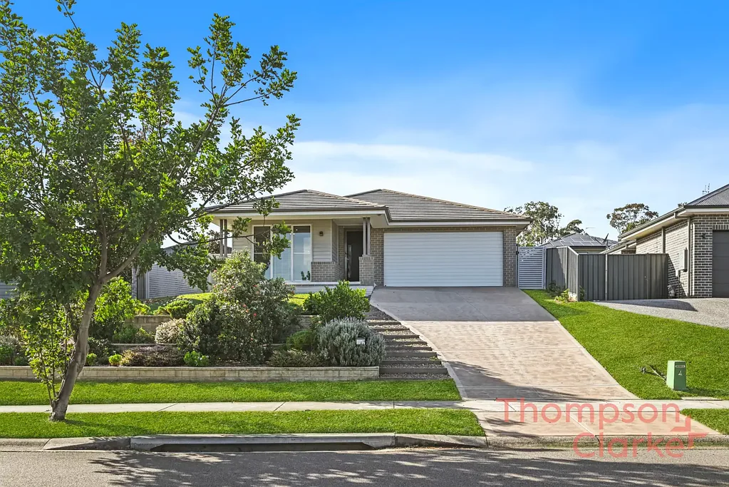 Rutherford 3chambre Light Filled Family Home Opposite Parkland!