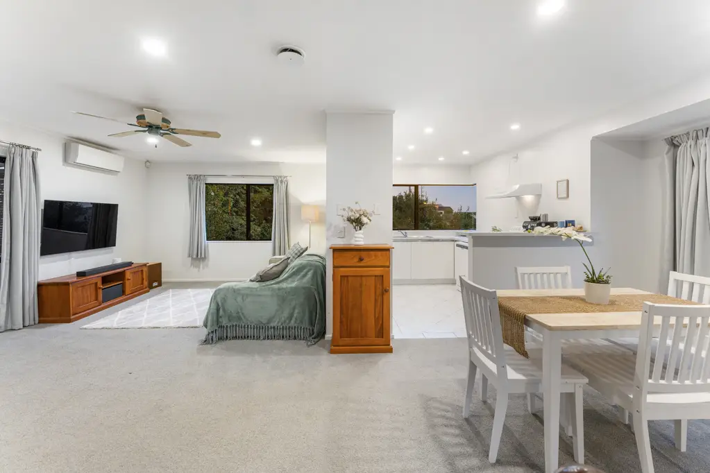 Totara Vale 4બેડરૂમ Ready to Negotiate and Go ASAP!