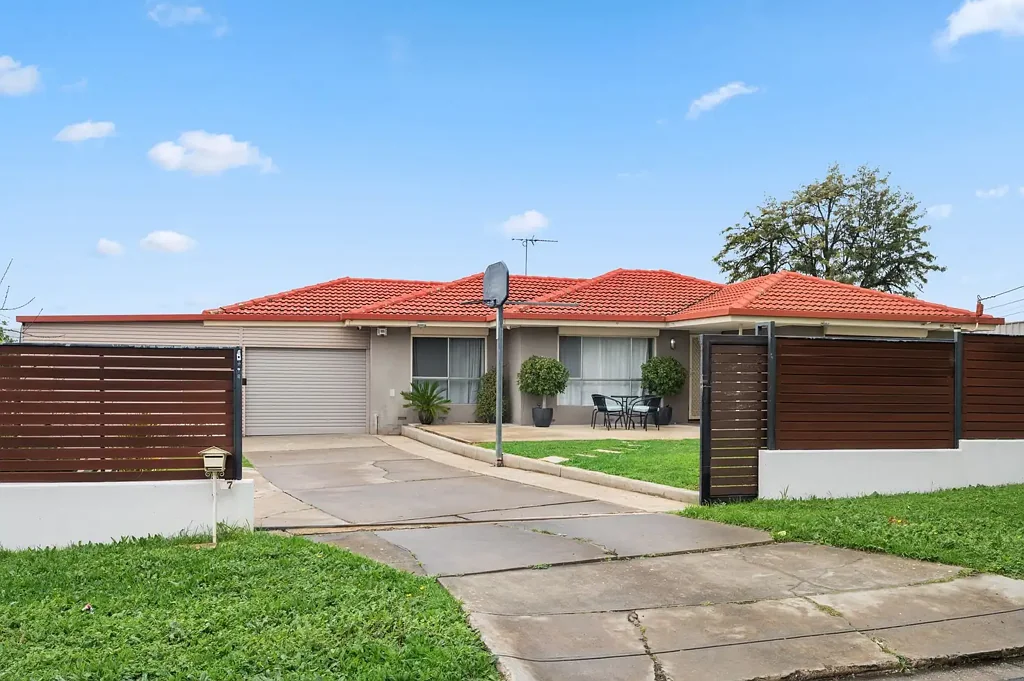 Hope Valley 3房  A Corner-Block Entertainer with Lifestyle at its Heart.