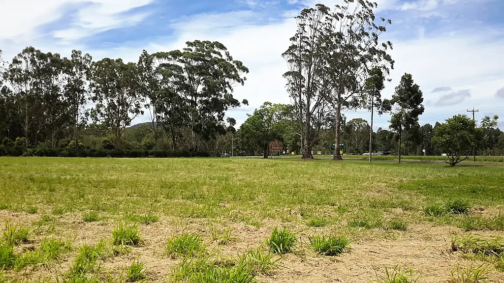 Ravenshoe  Large Block of land in Ravenshoe,developement or private use.