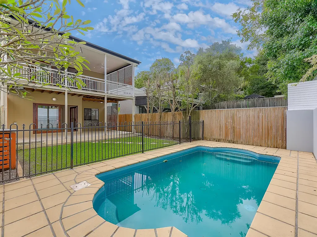 Beautiful Family Home with Sparkling Pool