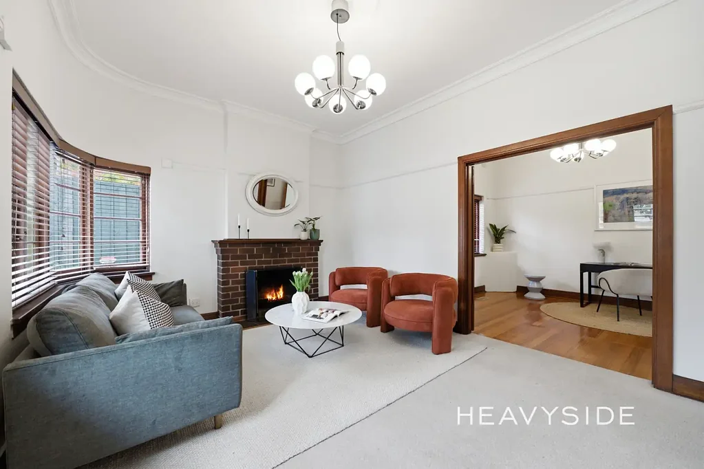 Camberwell 3Zimmer Captivating Art Deco Residence | Spacious Interiors & a Generous Garden Setting