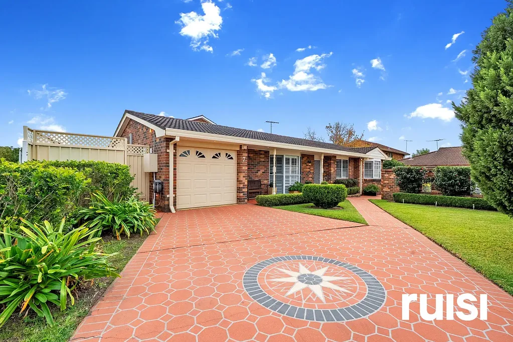 Bonnyrigg 3 Bedroom Warm Family Living with Poolside Entertaining on 595sqm
