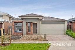 14 Tuncurry Road, Point Cook