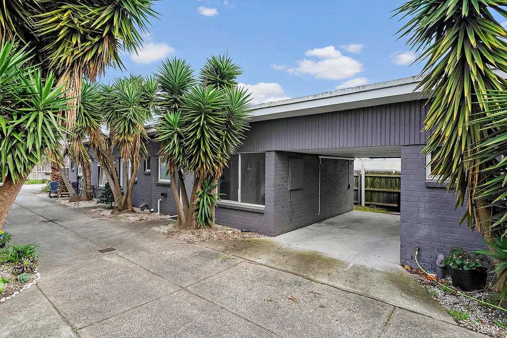 Coastal Convenience in a Comfortable 1-Bedroom Unit