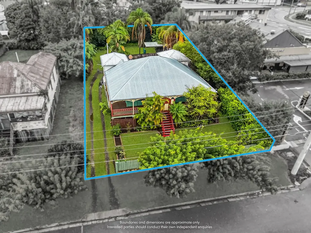 North Ipswich 3બેડરૂમ Grand Colonial Charm on a Massive 1,012m² Block – CBD Fringe Opportunity