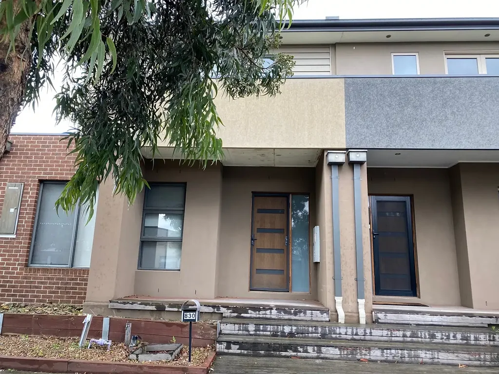 Affordable Townhouse Living in Epping!