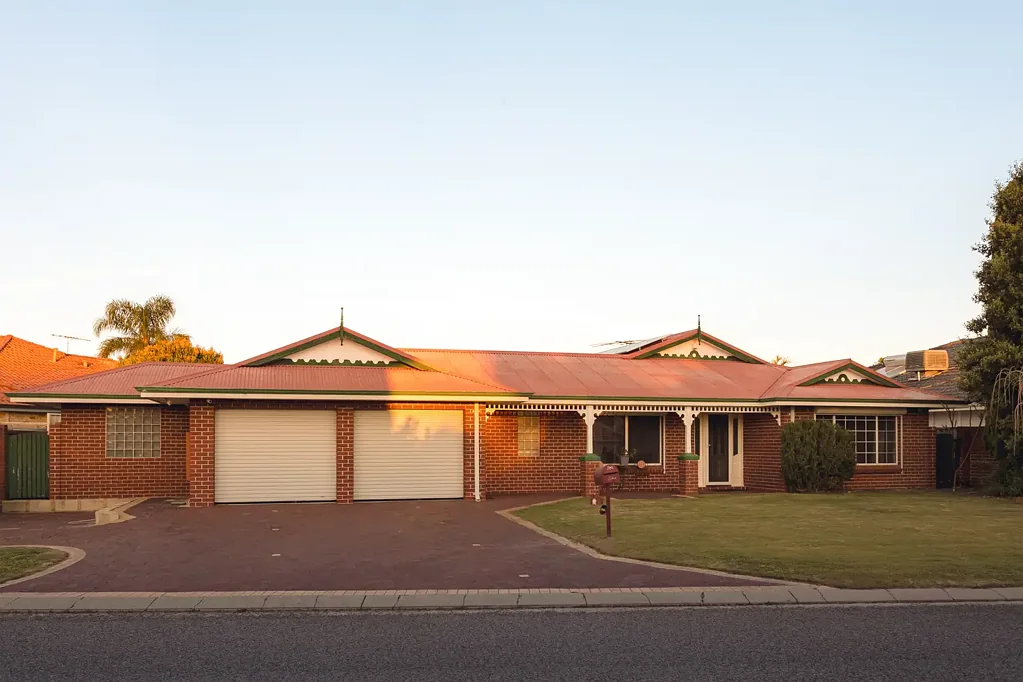 Ballajura 4બેડરૂમ In a Word: Home