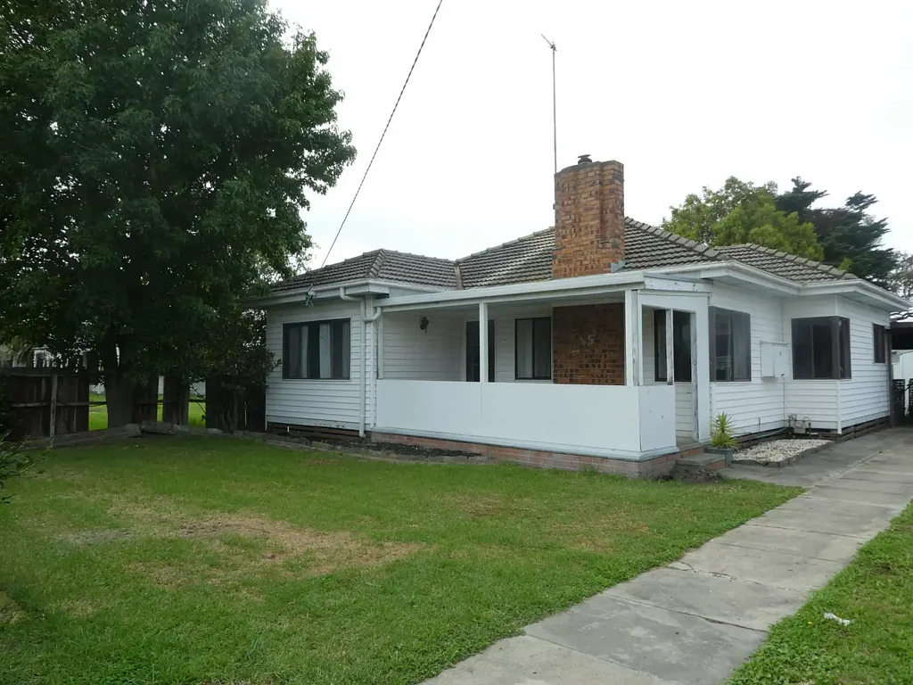 CHARACTER-FILLED 3-BEDROOM HOME CLOSE TO CBD