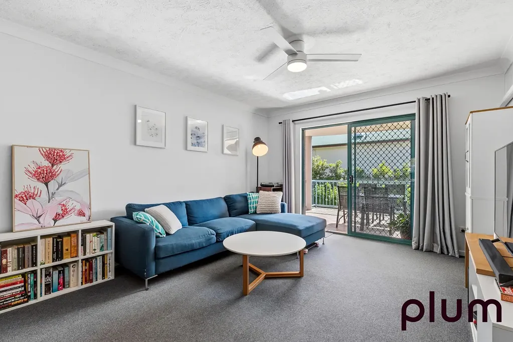 Spacious Apartment with Two Balconies & Double Garage