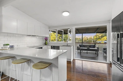 11 Allara Crescent, Ferny Hills, QLD 4055, 3 slaapkamers, 1 badkamers, House