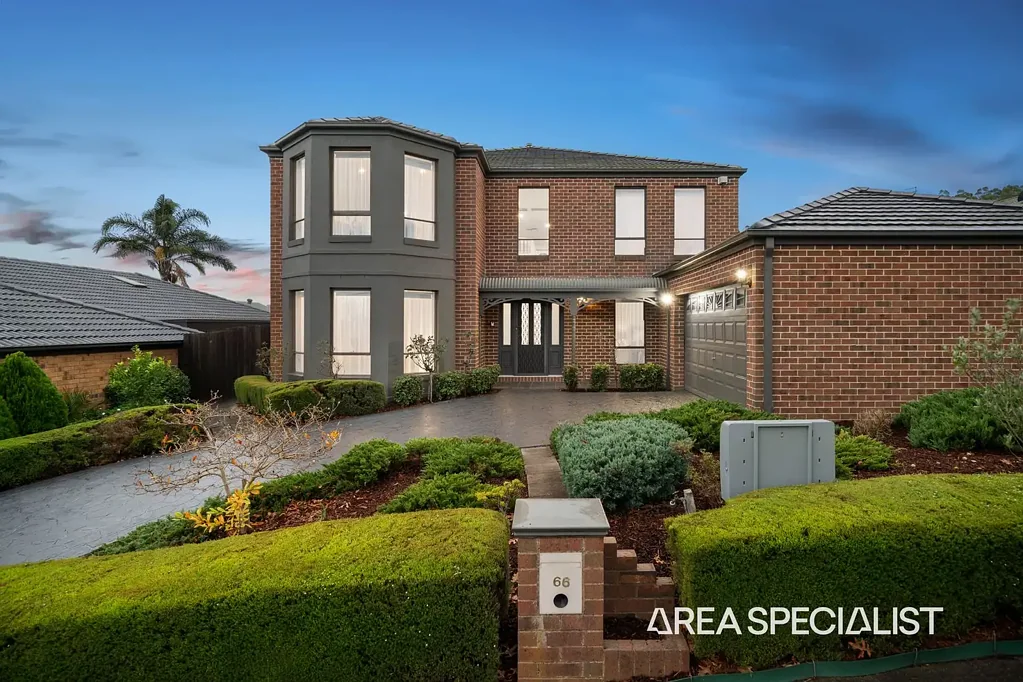Narre Warren North 5Moenga The Brief: Grand Family Living in Prestigious Montbrae Estate