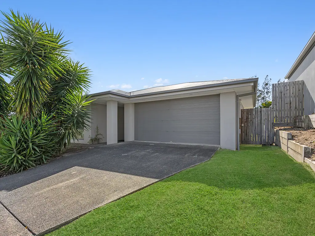 8 Don Street, Deebing Heights, QLD 4306