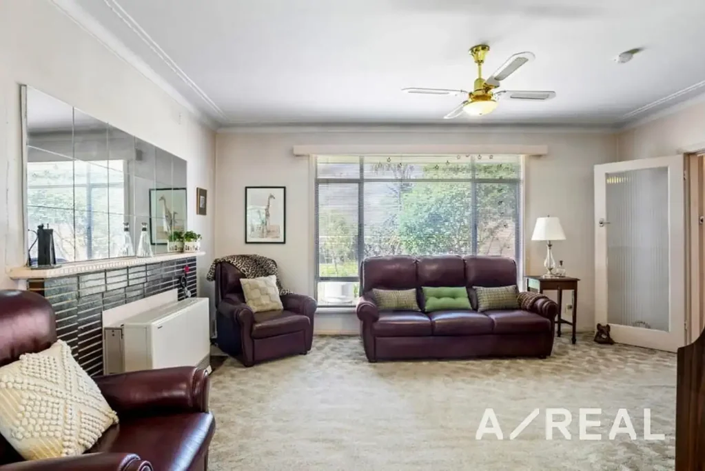 Spacious Family Living with Expansive Gardens in a Prime Doncaster Location