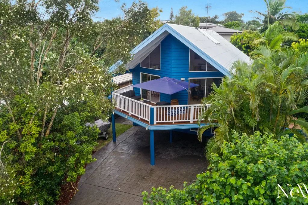 Tri-level Home in the heart of Sunrise Beach