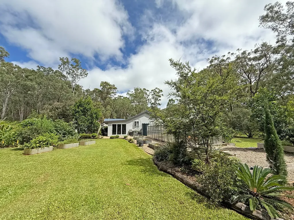 202 Stancombe Road, Tumoulin, QLD 4888