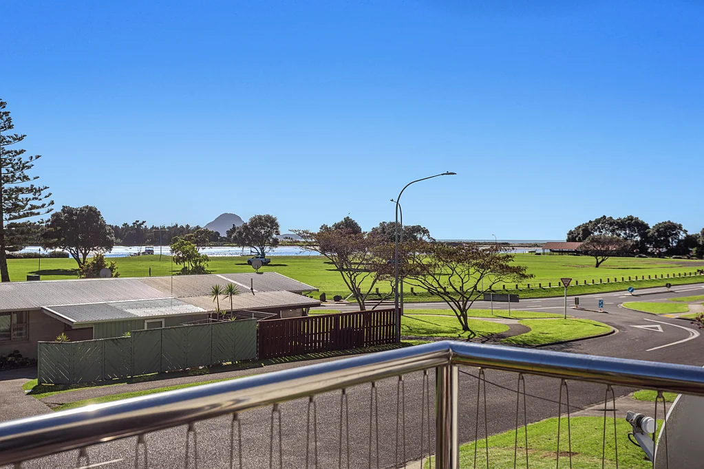 Whakatane 3 Bedroom Stunning River and Ocean Views