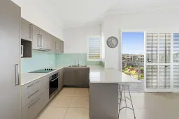 4606/12 Executive Drive, Burleigh Waters