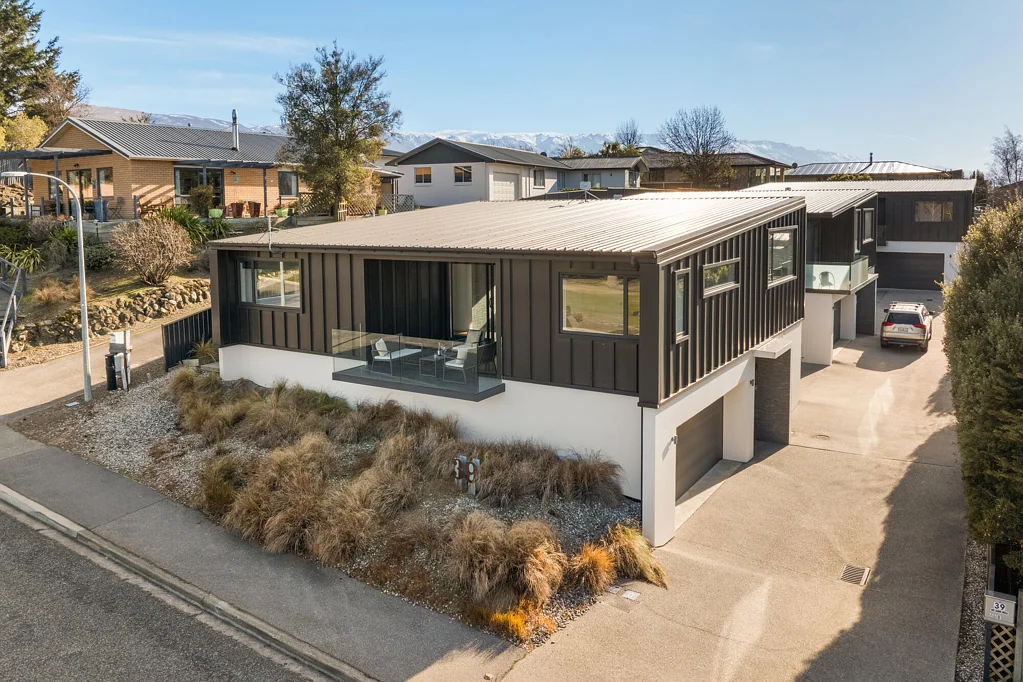 Cromwell 3房  Views and location with Income Potential