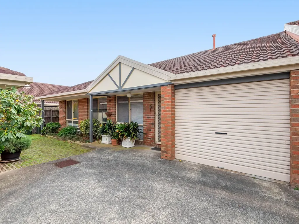 Blackburn South 2ਬੈੱਡਰੂਮ Your Carefree Lifestyle Awaits: Spacious, Freehold Living in Blackburn South