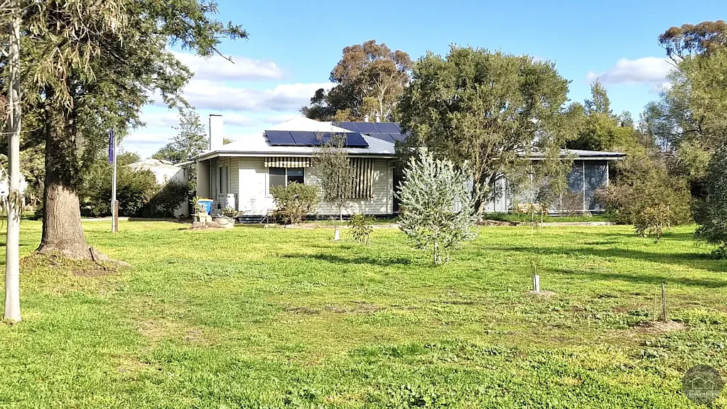 Numurkah Country Charm and Space on 1.94 Acres
