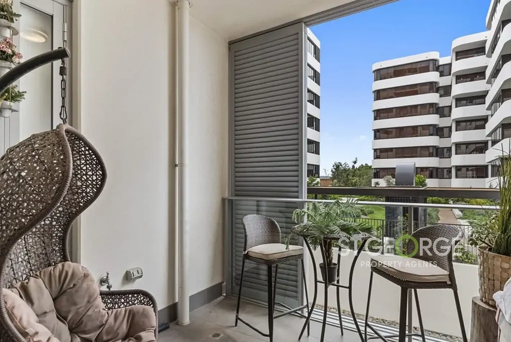 Stylish and Spacious 2 Bedroom Apartment, Close to Everything