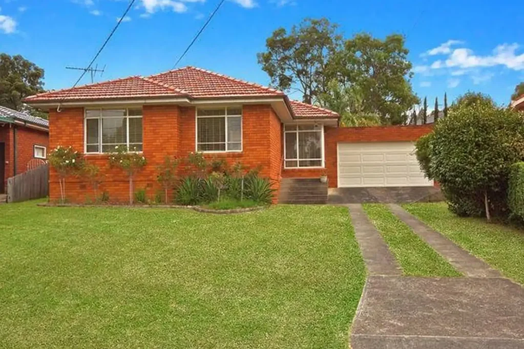 Ideal home for a young family or working couple!