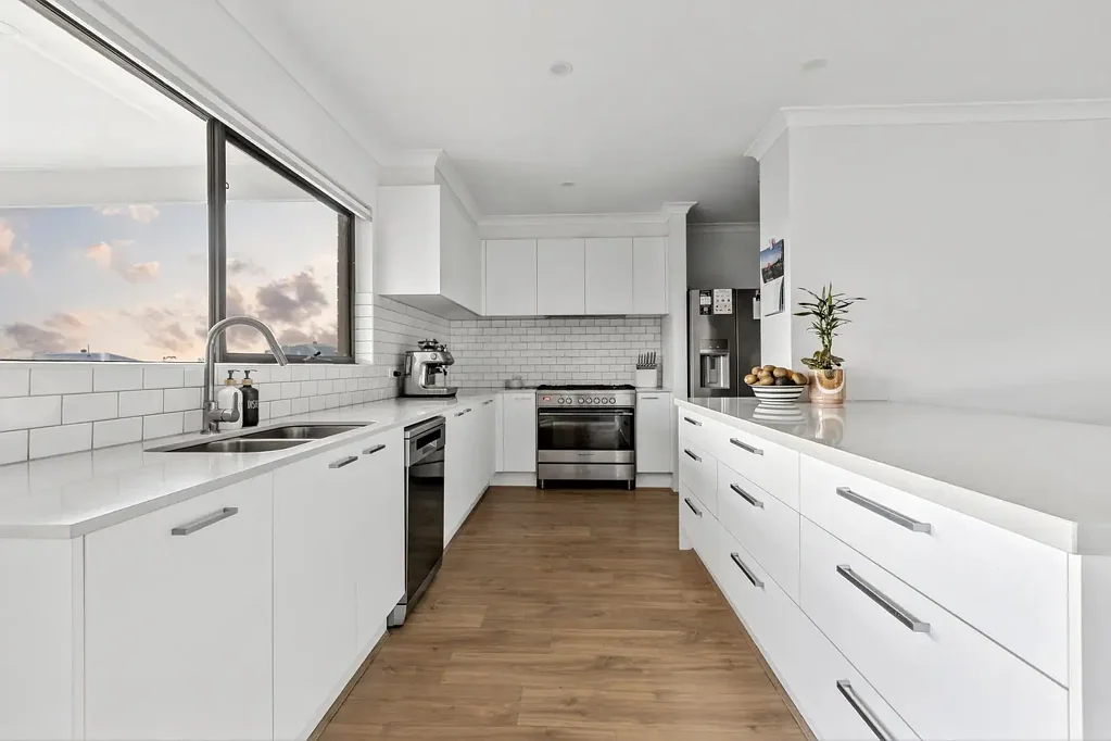 Leopold 4ਬੈੱਡਰੂਮ Modern Parkside Living with Promising Future Potential