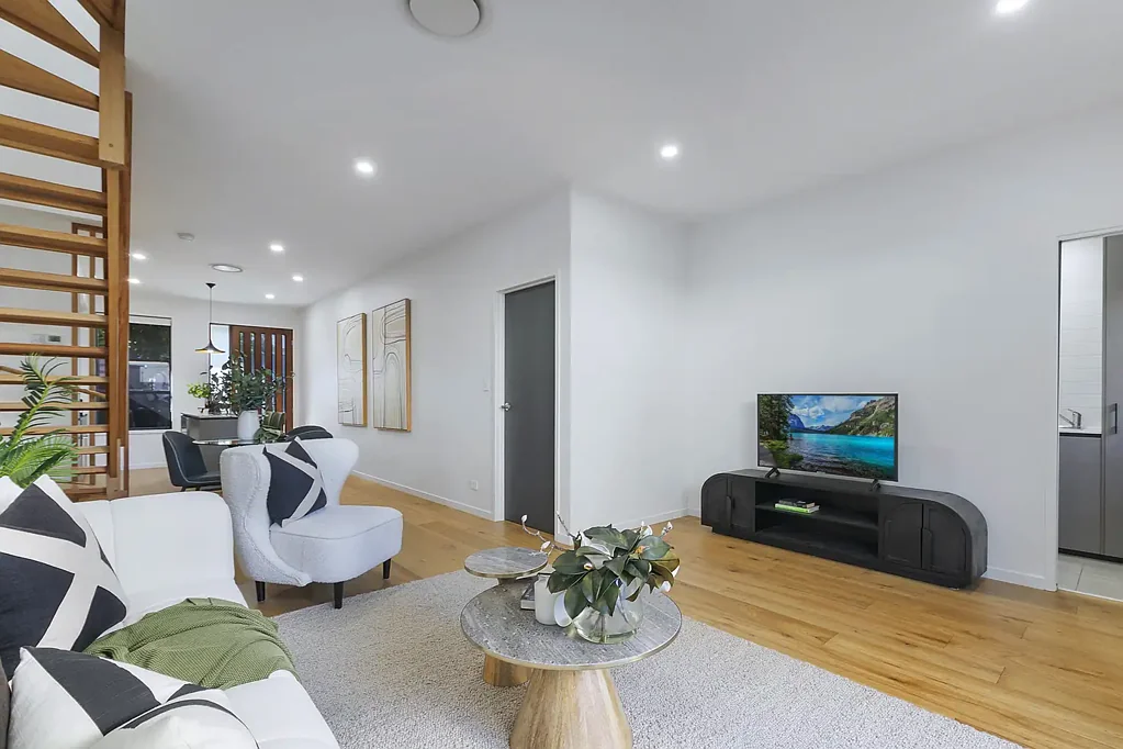 Carina 3chambre Stylish Townhouse in Sought After Pocket