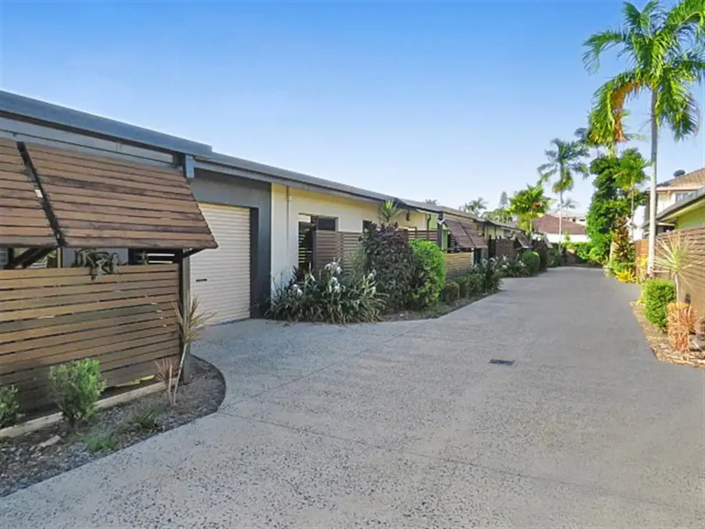 Bungalow 2 Bedroom This delightful fresh villa style apartment